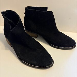 Very Volatile Los Angeles Black Suede Boots Booties 6.5 City Chic Narrow Toe